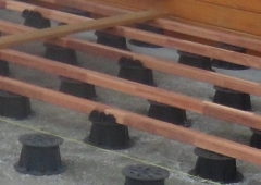 Detail podepření podkladního hranolu terči Buzon