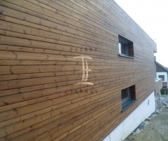 Dřevěná fasáda ze severské borovice - kombinace 2 šíří palubek
