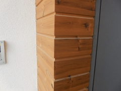 Realizace dřevěné fasády z thermoborovice 19x117 mm - detail rohu