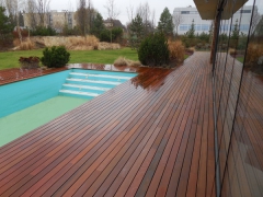 Dřevěná terasa kolem bazénu, Softline Ipe (Lanškroun)