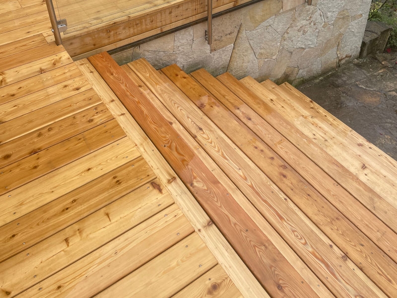Dřevěné terasy na klíč - široká nabídka, odborná montáž | Fasády&Terasy - Dřevěné terasy Sibiřský modřín